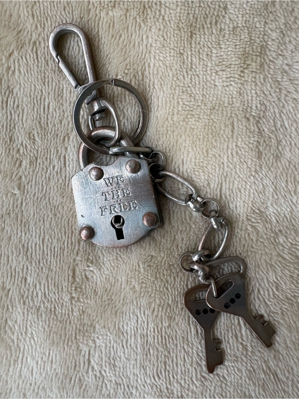 We the Free Lock Keychain 🔥 - Picture 3 of 15